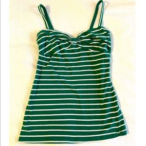 ☘️ Green and white striped tank top